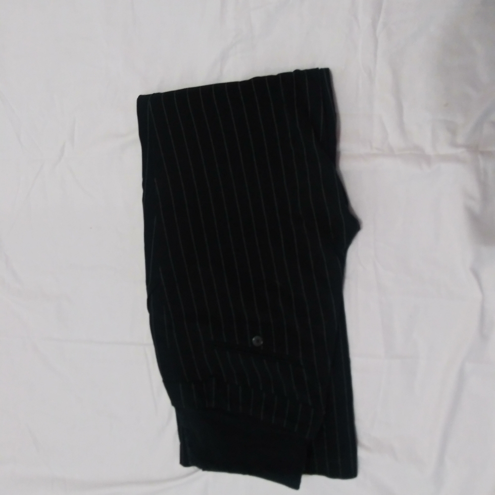 H&M Mama maternity pants.